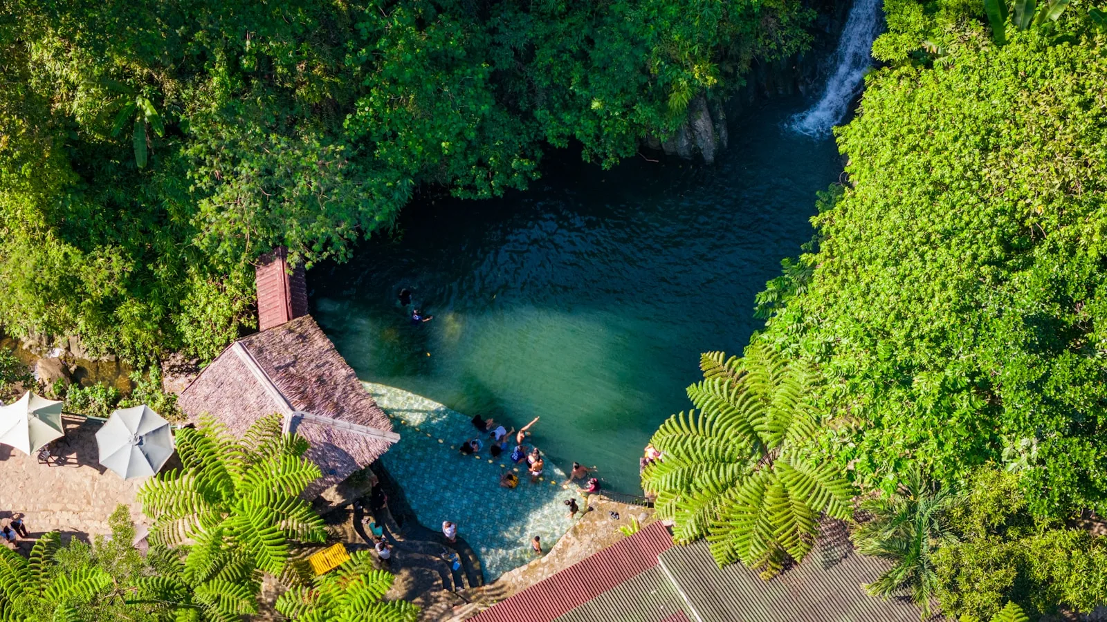 ️ Kawasan Falls (Cebu) — la cascade iconique des Philippines