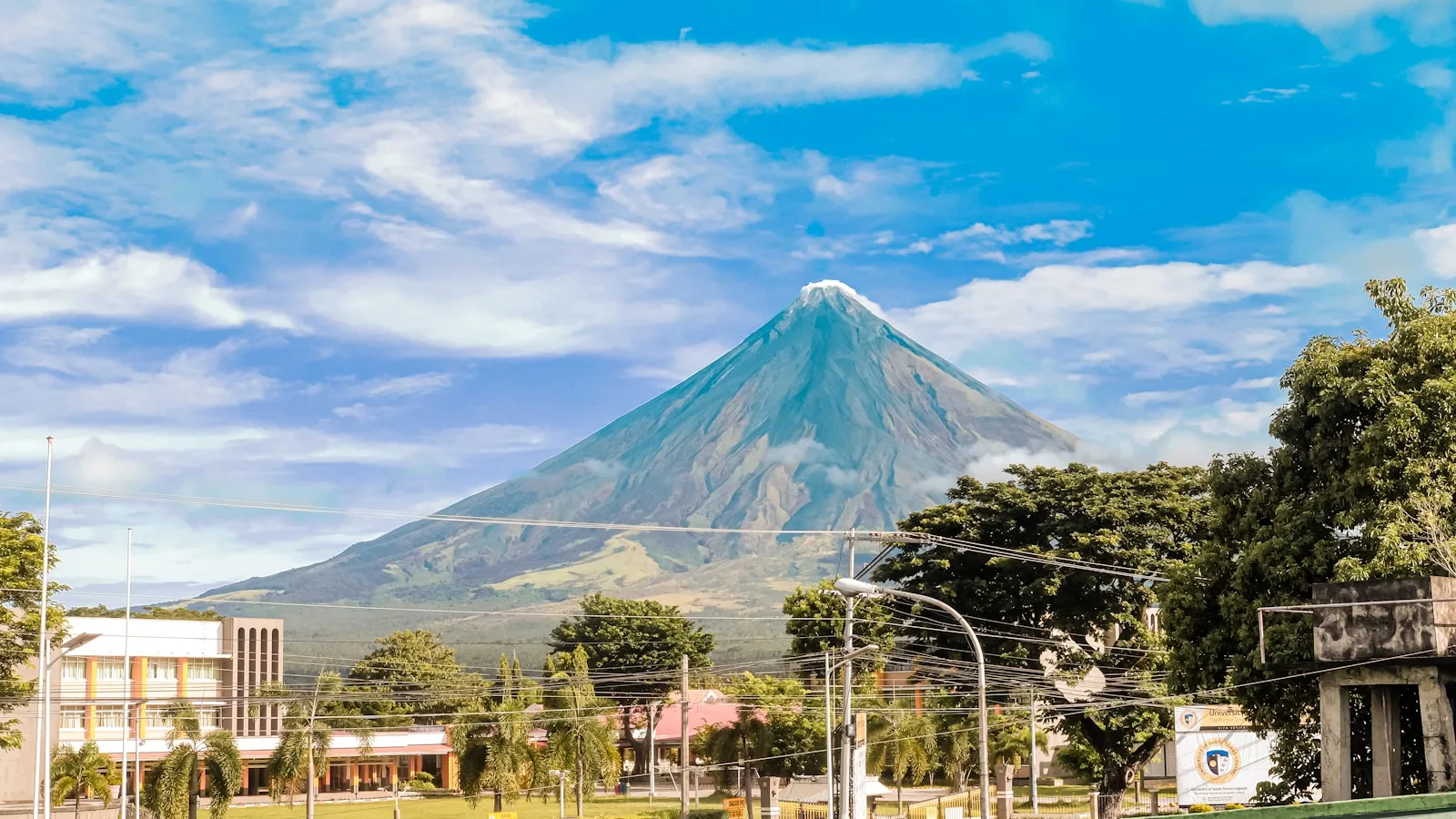 La Bicol Region : le volcan Mayon et la côte sud