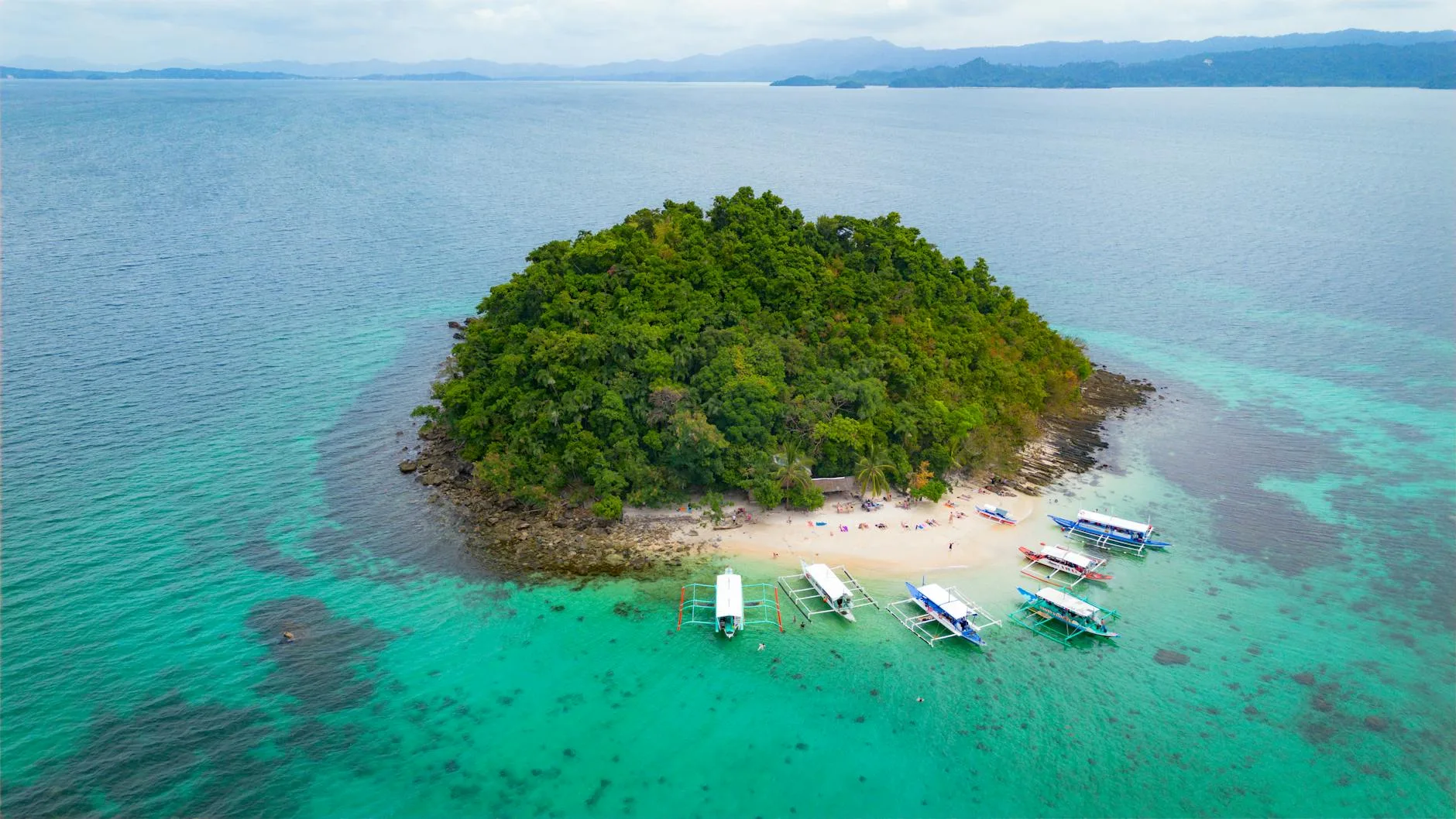 ️ Honda Bay : island hopping et coraux